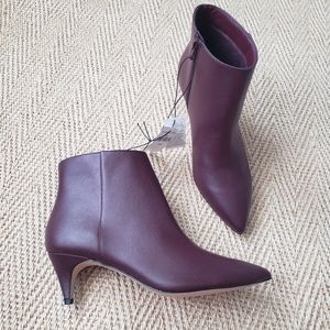 Banana Republic kitten heel bootie